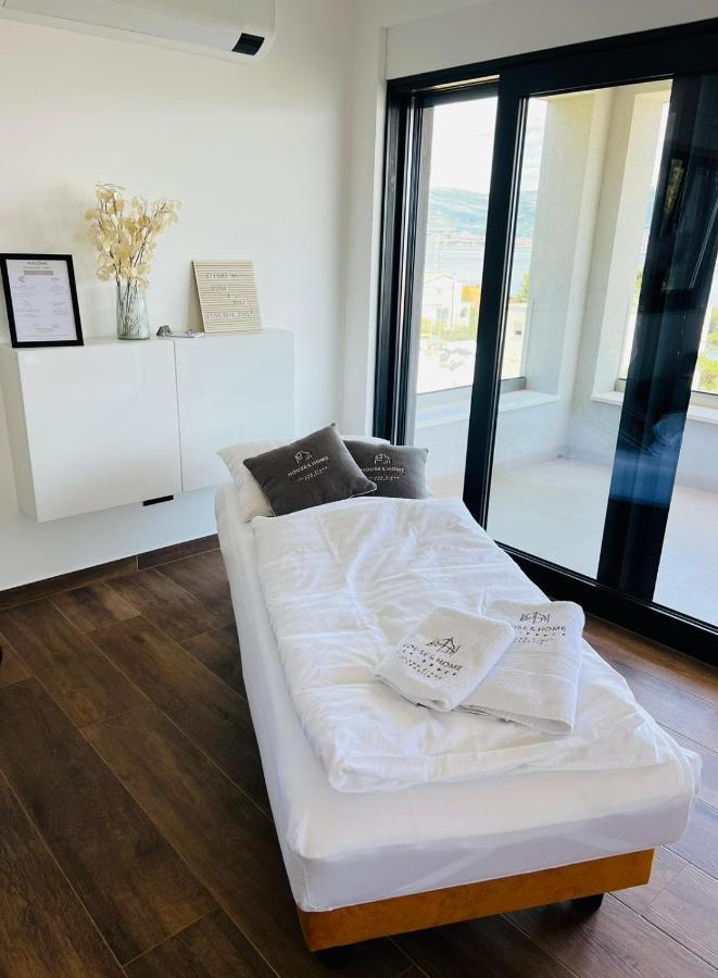 House & Home Slatine Extérieur photo