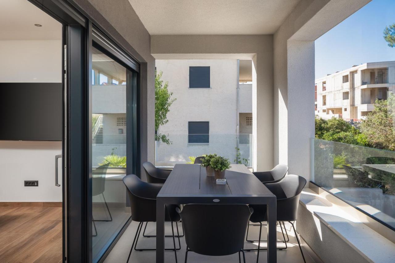 House & Home Slatine Extérieur photo