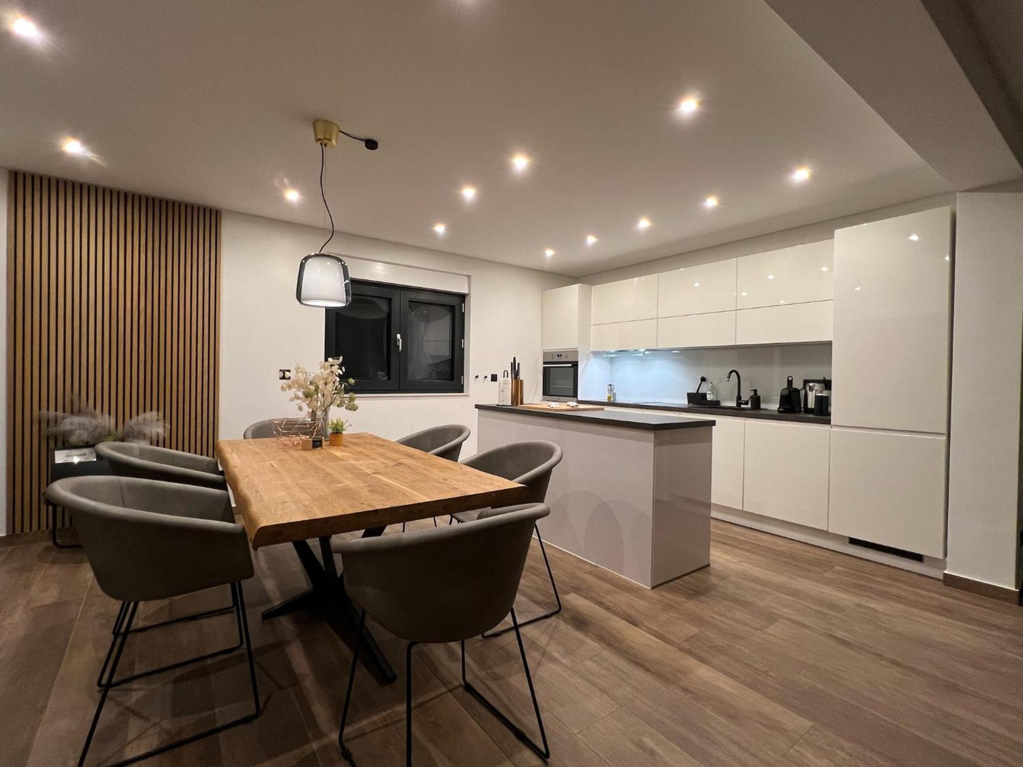 House & Home Slatine Extérieur photo